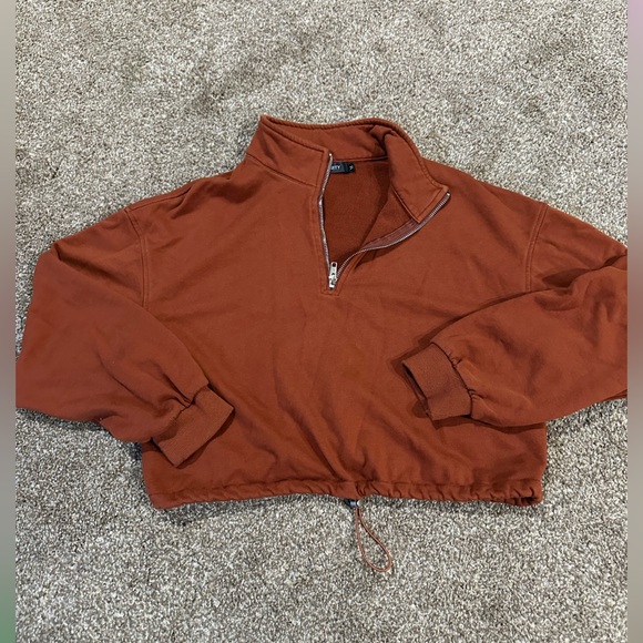 Merokeety Tops - Rust Half-Zip Pullover with cinch bottom woman’s medium
